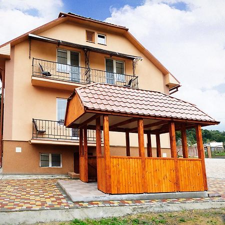 Sadiba "Lisova Pisnia" Hotel Синяк Екстериор снимка