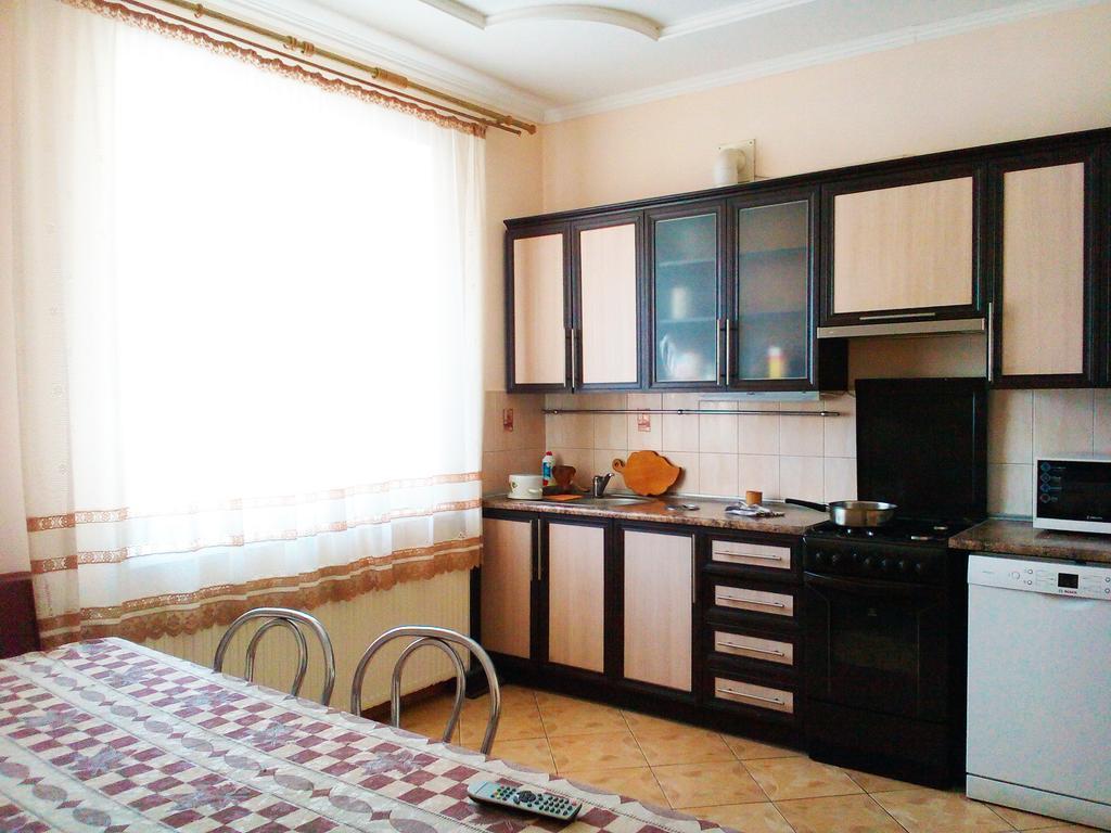 Sadiba "Lisova Pisnia" Hotel Синяк Екстериор снимка