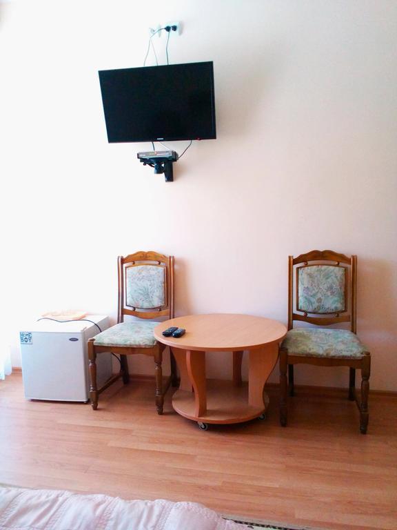 Sadiba "Lisova Pisnia" Hotel Синяк Екстериор снимка