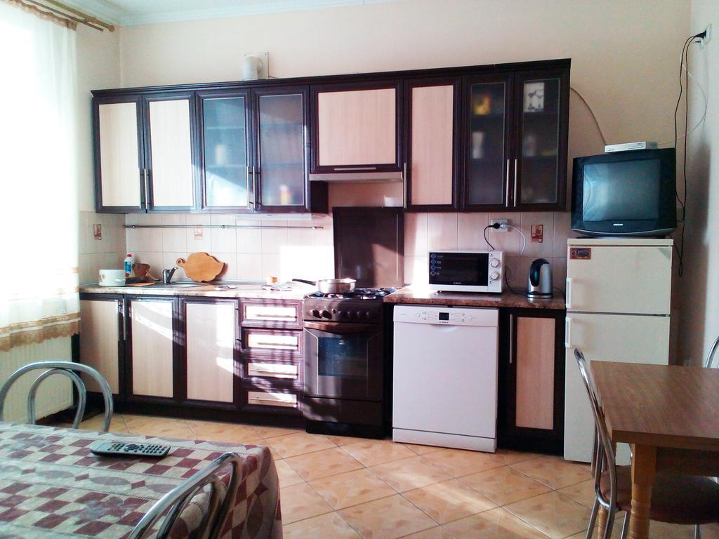Sadiba "Lisova Pisnia" Hotel Синяк Екстериор снимка
